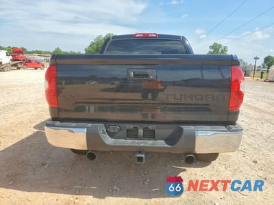 Zdjęcie 6 z 12 samochodu: 2018 TOYOTA TUNDRA CREWMAX SR5 VIN:5TFDW5F19JX724842 - miniatura