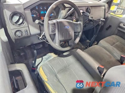 Zdjęcie 8 z 12 samochodu: 2015 FORD F250 BOX TRUCK VIN:1FDBF2B60FED21564 - miniatura