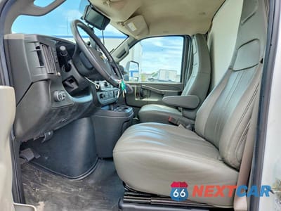 Zdjęcie 7 z 13 samochodu: 2021 CHEVROLET EXPRESS REFRIGERATED BOX TRUCK VIN:1GB0GSF77M1305530 - miniatura