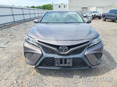Piąte zdjęcie samochodu w środku: 2018 TOYOTA CAMRY SE VIN:4T1B11HK9JU040133 - miniatura