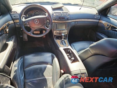 Zdjęcie 8 z 12 samochodu: 2008 MERCEDES-BENZ E 63 AMG VIN:WDBUF77X38B227208 - miniatura