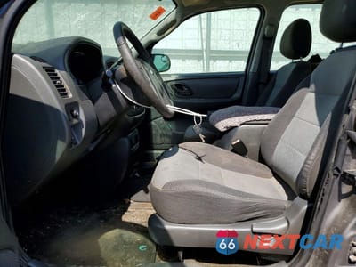 Zdjęcie 7 z 13 samochodu: 2003 FORD ESCAPE VIN:1FMYU02143KD77352 - miniatura
