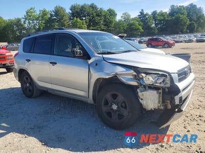 Czwarte zdjęcie samochodu z boku: 2006 TOYOTA RAV4 BASE VIN:JTMBD33VX66009400 - miniatura