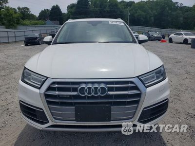 Piąte zdjęcie samochodu w środku: 2019 AUDI Q5 PREMIUM VIN:WA1ANAFY7K2122963 - miniatura