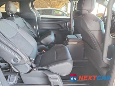 Zdjęcie 11 z 13 samochodu: 2026 TOYOTA SIENNA PLATINUM 7-PASSENGER VIN:5TDESKFC1TS253603 - miniatura