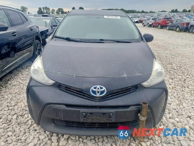 Piąte zdjęcie samochodu w środku: 2017 TOYOTA PRIUS V TWO VIN:JTDZN3EU3HJ059345 - miniatura