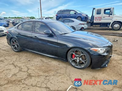 Czwarte zdjęcie samochodu z boku: 2017 ALFA ROMEO GIULIA TI Q4 VIN:ZARFAEEN4H7544406 - miniatura