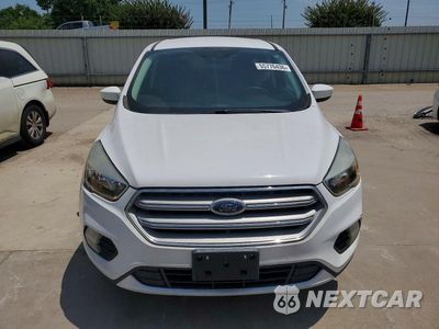 Piąte zdjęcie samochodu w środku: 2019 FORD ESCAPE SE VIN:1FMCU0G92KUB66162 - miniatura