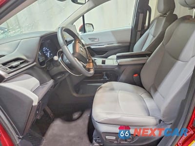 Zdjęcie 7 z 13 samochodu: 2025 TOYOTA SIENNA XLE 8-PASSENGER VIN:5TDYRKEC2SS243705 - miniatura