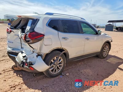Trzecie zdjęcie samochodu z tyłu: 2017 NISSAN ROGUE SV VIN:KNMAT2MT8HP511373 - miniatura