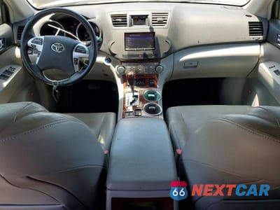 Zdjęcie 8 z 12 samochodu: 2012 TOYOTA HIGHLANDER HYBRID LIMITED VIN:JTEDC3EH2C2004094 - miniatura