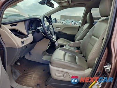 Zdjęcie 7 z 13 samochodu: 2019 TOYOTA SIENNA XLE 8-PASSENGER VIN:5TDYZ3DC2KS976750 - miniatura