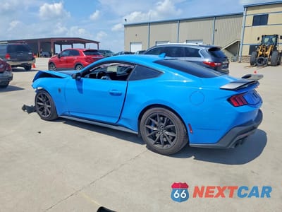 Drugie zdjęcie samochodu z przodu: 2024 FORD MUSTANG DARK HORSE VIN:1FA6P8R02R5502750 - miniatura