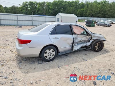 Trzecie zdjęcie samochodu z tyłu: 2005 HONDA ACCORD LX VIN:1HGCM56445A055241 - miniatura