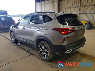 Drugie zdjęcie samochodu z przodu: 2023 KIA SELTOS SX VIN:KNDETCA25P7360512 - miniatura