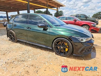 Czwarte zdjęcie samochodu z boku: 2024 VOLKSWAGEN GTI SE VIN:WVWSA7CDXRW123019 - miniatura