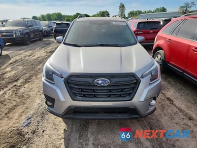 Piąte zdjęcie samochodu w środku: 2023 SUBARU FORESTER PREMIUM VIN:JF2SKAEC7PH467649 - miniatura