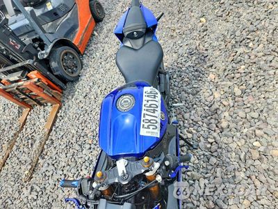 Piąte zdjęcie samochodu w środku: 2025 YAMAHA YZFR7 VIN:JYARM38E1SA016133 - miniatura
