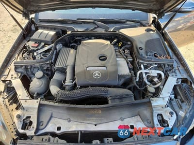 Zdjęcie 11 z 13 samochodu: 2017 MERCEDES-BENZ E 300 4MATIC VIN:WDDZF4KB7HA076113 - miniatura