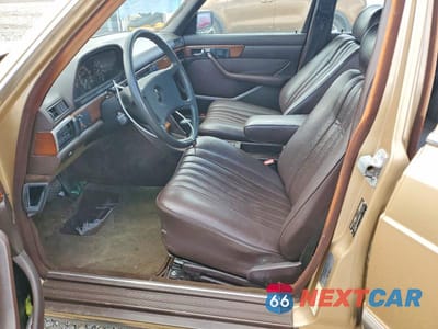 Zdjęcie 7 z 12 samochodu: 1985 MERCEDES-BENZ 300 SD VIN:WDBCB20C1FA186498 - miniatura