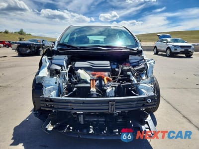 Piąte zdjęcie samochodu w środku: 2025 NISSAN LEAF S VIN:1N4AZ1BV8SC562048 - miniatura