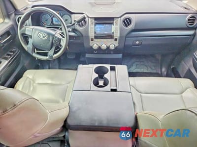 Zdjęcie 8 z 12 samochodu: 2017 TOYOTA TUNDRA SR VIN:5TFRM5F1XHX117550 - miniatura