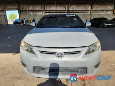 Piąte zdjęcie samochodu w środku: 2011 TOYOTA SCION VIN:JTKJF5C74B3017001 - miniatura