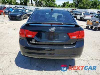 Zdjęcie 6 z 13 samochodu: 2009 KIA OPTIMA VIN:KNAGE228995353803 - miniatura