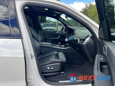 Piąte zdjęcie samochodu w środku: 2019 BMW X5 XDRIVE40I VIN:5UXCR6C56KLL21134 - miniatura