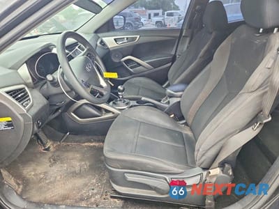 Zdjęcie 7 z 12 samochodu: 2016 HYUNDAI VELOSTER BASE VIN:KMHTC6AD7GU280006 - miniatura