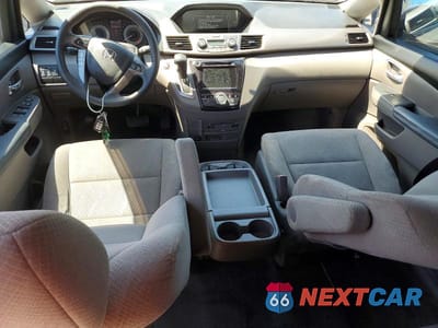 Zdjęcie 8 z 13 samochodu: 2016 HONDA ODYSSEY SE VIN:5FNRL5H3XGB016440 - miniatura
