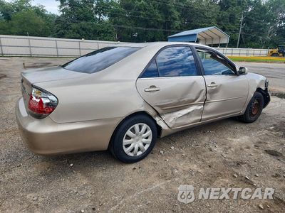 Trzecie zdjęcie samochodu z tyłu: 2005 TOYOTA CAMRY LE VIN:4T1BE32K05U964118 - miniatura