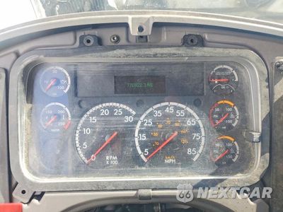 Zdjęcie 8 z 10 samochodu: 2017 FREIGHTLINER BUSINESS CLASS M2 SEMI TRUCK VIN:3AKJC5DV1HDJE0029 - miniatura