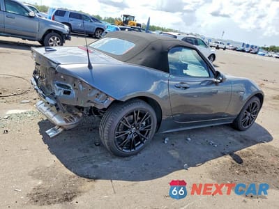 Trzecie zdjęcie samochodu z tyłu: 2025 MAZDA MX-5 MIATA GRAND TOURING VIN:JM1NDAD75S0659007 - miniatura