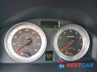 Zdjęcie 9 z 12 samochodu: 2011 VOLVO C70 T5 VIN:YV1672MCXBJ120353 - miniatura
