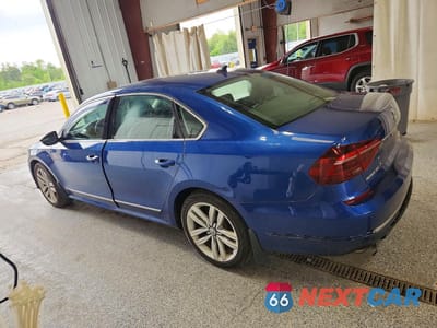 Drugie zdjęcie samochodu z przodu: 2017 VOLKSWAGEN PASSAT SEL PREMIUM VIN:1VWCM7A33HC068870 - miniatura