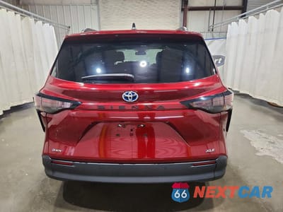 Zdjęcie 6 z 13 samochodu: 2025 TOYOTA SIENNA XLE 8-PASSENGER VIN:5TDYRKEC2SS243705 - miniatura