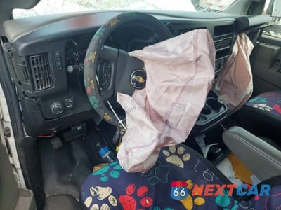 Zdjęcie 8 z 13 samochodu: 2022 CHEVROLET EXPRESS G3500 VIN:1GB0GRF73N1166703 - miniatura