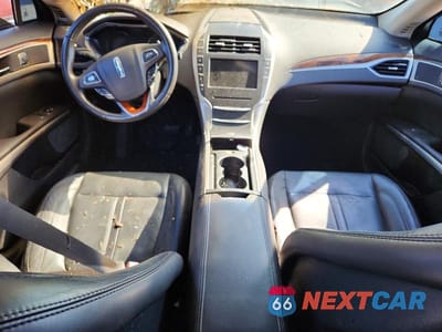 Zdjęcie 8 z 13 samochodu: 2013 LINCOLN MKZ VIN:3LN6L2J92DR809852 - miniatura