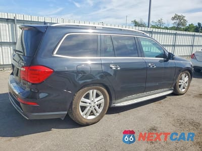 Trzecie zdjęcie samochodu z tyłu: 2016 MERCEDES-BENZ GL 450 4MATIC VIN:4JGDF6EE1GA625384 - miniatura