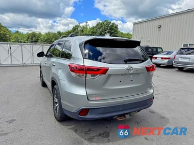 Drugie zdjęcie samochodu z przodu: 2017 TOYOTA HIGHLANDER LE PLUS VIN:5TDBZRFH9HS367178 - miniatura