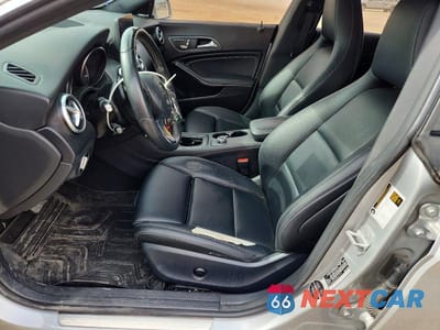 Zdjęcie 7 z 12 samochodu: 2018 MERCEDES-BENZ CLA 250 VIN:WDDSJ4EB5JN601177 - miniatura
