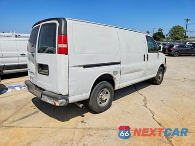Trzecie zdjęcie samochodu z tyłu: 2011 CHEVROLET EXPRESS 2500 DELIVERY VAN VIN:1GCWGFCA9B1187054 - miniatura