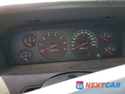 Zdjęcie 9 z 13 samochodu: 2000 JEEP GRAND CHEROKEE LAREDO VIN:1J4GW48S4YC341870 - miniatura