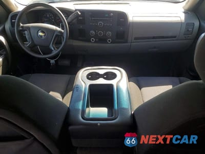 Zdjęcie 8 z 12 samochodu: 2010 CHEVROLET SILVERADO K1500 LS VIN:3GCRKREA8AG266614 - miniatura
