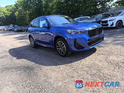 Trzecie zdjęcie samochodu z tyłu: 2026 BMW X1 XDRIVE28I VIN:WBX73EF06T5598888 - miniatura