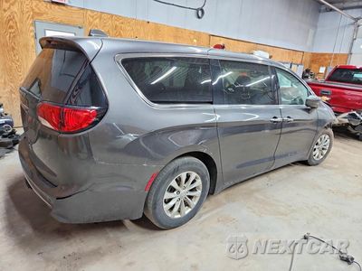 Trzecie zdjęcie samochodu z tyłu: 2019 CHRYSLER PACIFICA TOURING PLUS VIN:2C4RC1FG0KR733506 - miniatura