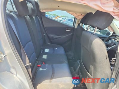 Zdjęcie 10 z 12 samochodu: 2018 TOYOTA YARIS VIN:3MYDLBYV5JY323652 - miniatura