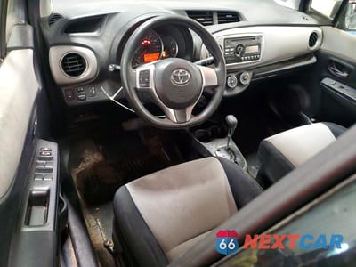 Zdjęcie 8 z 12 samochodu: 2013 TOYOTA YARIS 5-DOOR LE VIN:JTDKTUD38DD554283 - miniatura