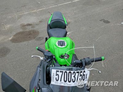 Piąte zdjęcie samochodu w środku: 2022 KAWASAKI EX650 M VIN:ML5EXEM18NDA65287 - miniatura